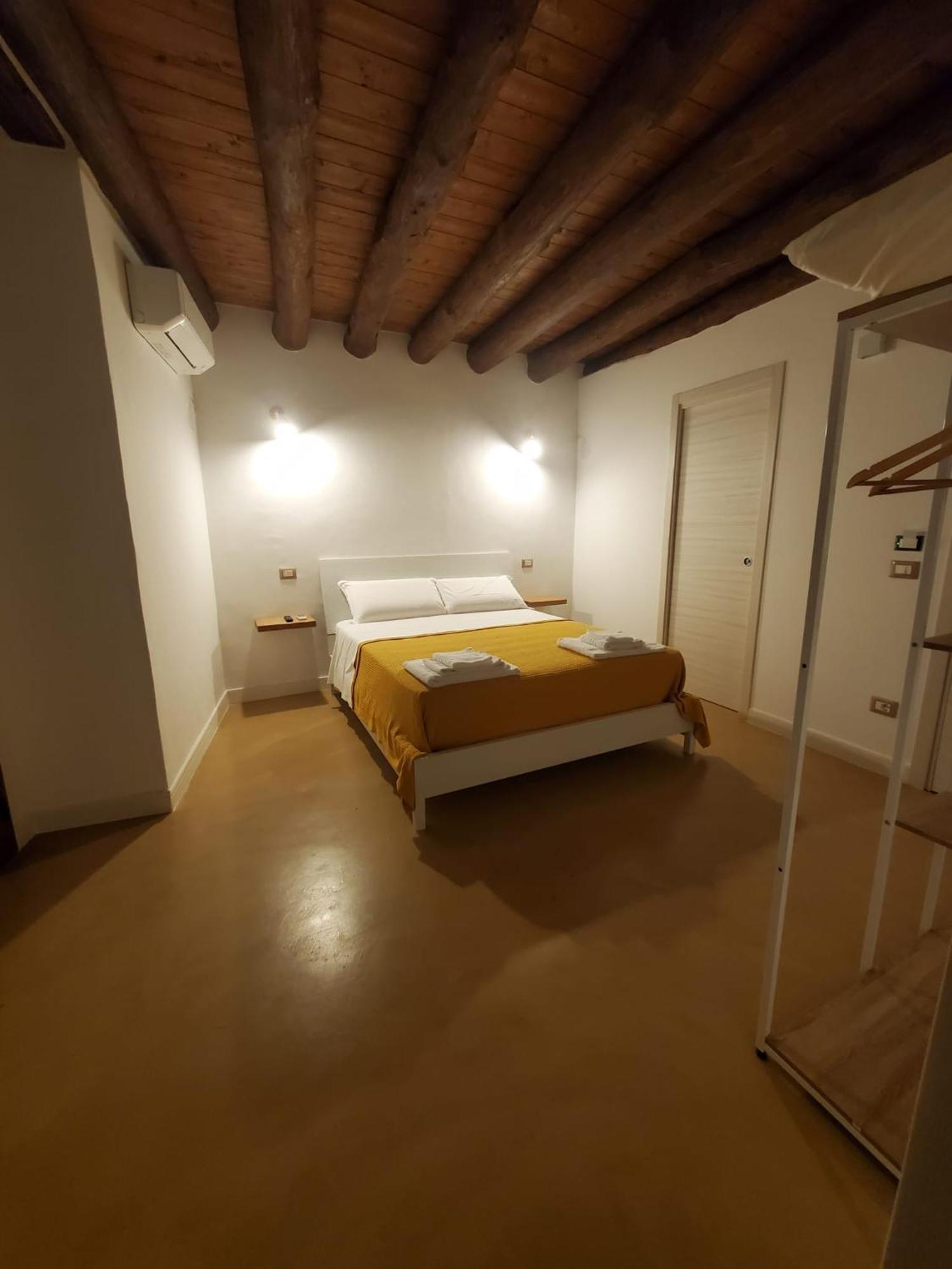 111 Apartments & Rooms Patti Bagian luar foto